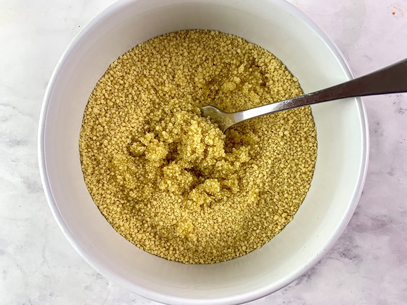 COUS COUS IN A BOWL WITH OIL