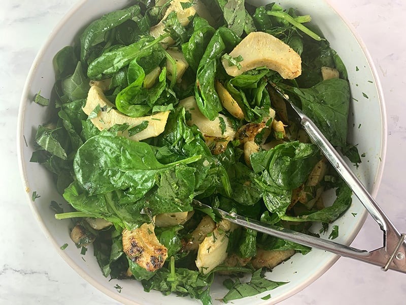 TOSS SALAD WITH HERBS, SPINACH & DRESSING