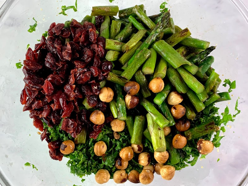 ADD ALL KALE & CRANBERRY INGREDIENTS TO A BOWL