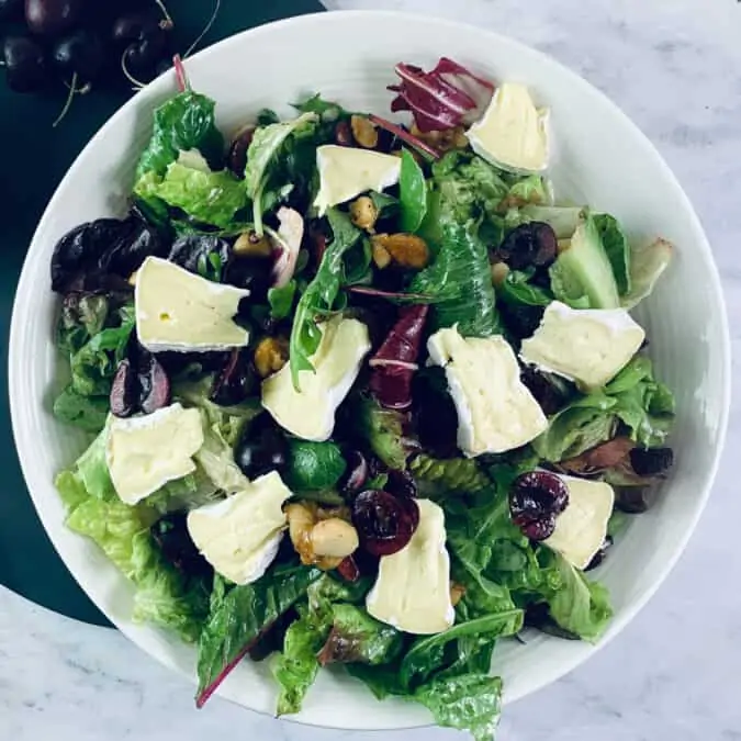 MIXED LEAF CHERRY & BRIE SALAD