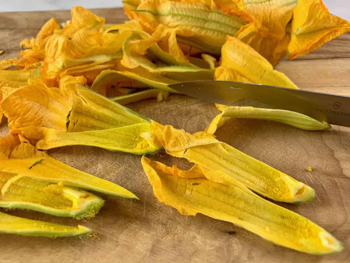 CUTTING SQUASH FLOWERS INTO STRIPS