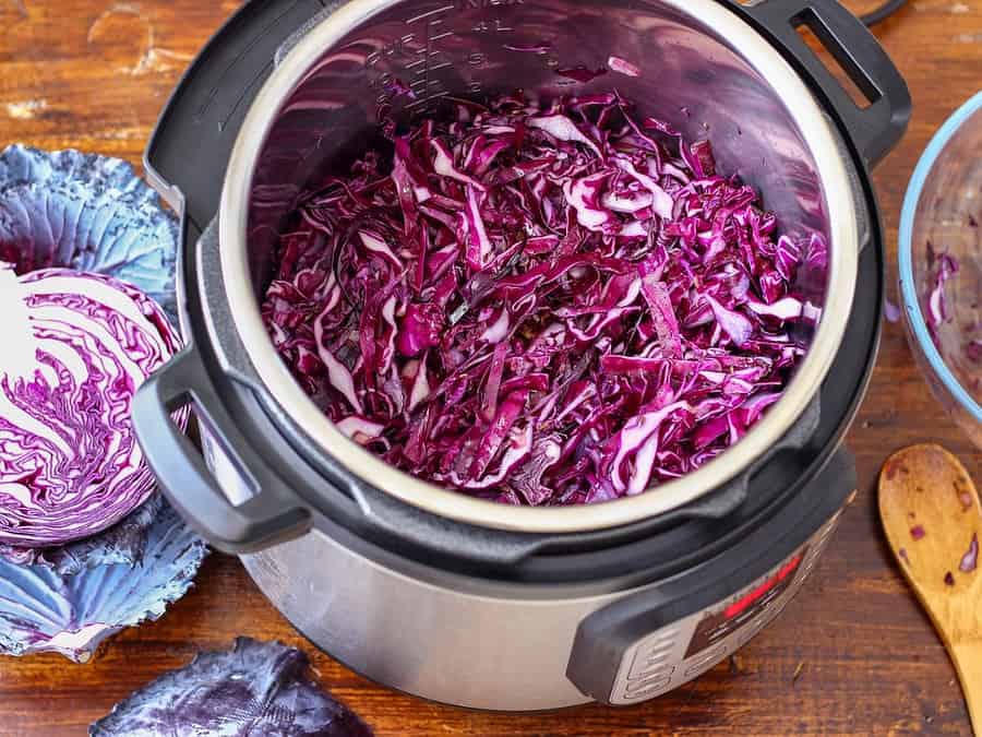 Cooking red cabbage in a slow cooker.